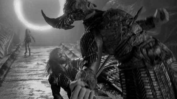 Justice League Snyder Cut Aquaman impales Steppenwolf