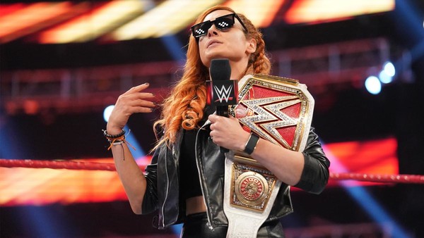 Becky Lynch trolls Sasha Banks with Twitter message after WWE Hell