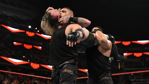 7 Ups And 6 Downs From Last Night S Wwe Raw March 9 Page 7