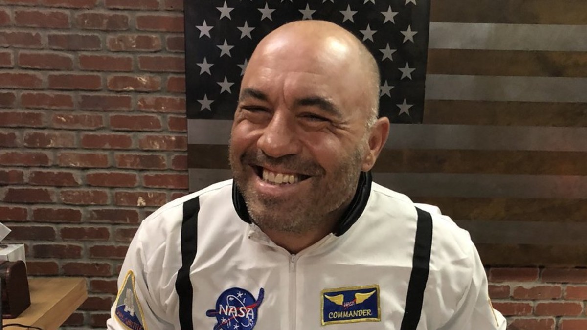 10 Joe Rogan Podcasts With The Most Thumbs Up