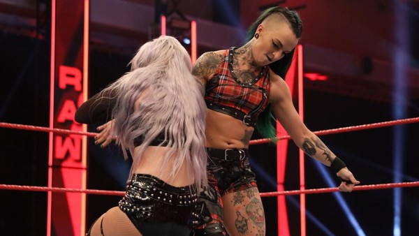 Ruby Riott Liv Morgan