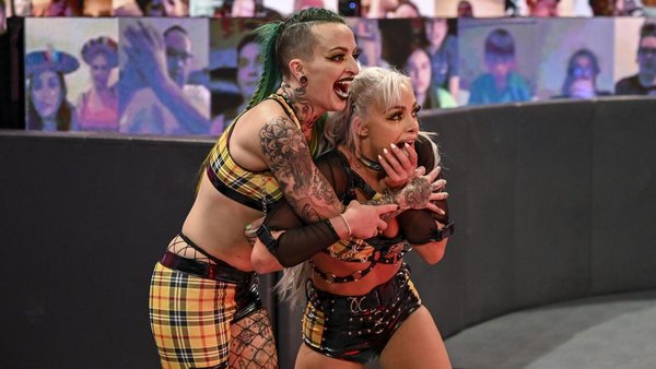 Ruby Riott Liv Morgan