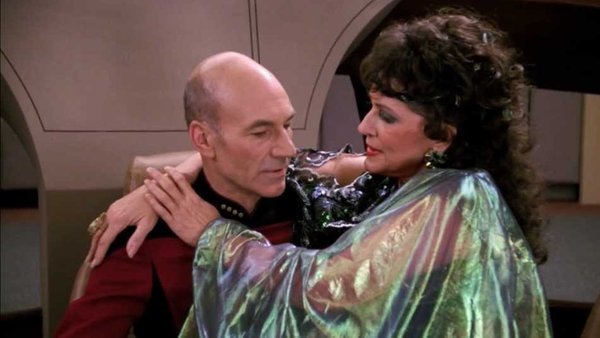 10 Times Star Trek: The Next Generation Tried To Be Sexy – Page 7