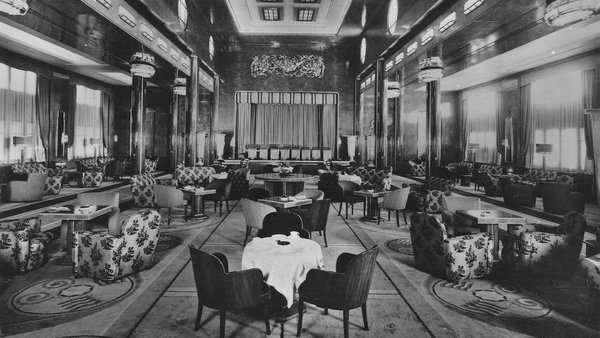 Queen Mary First Class Lounge