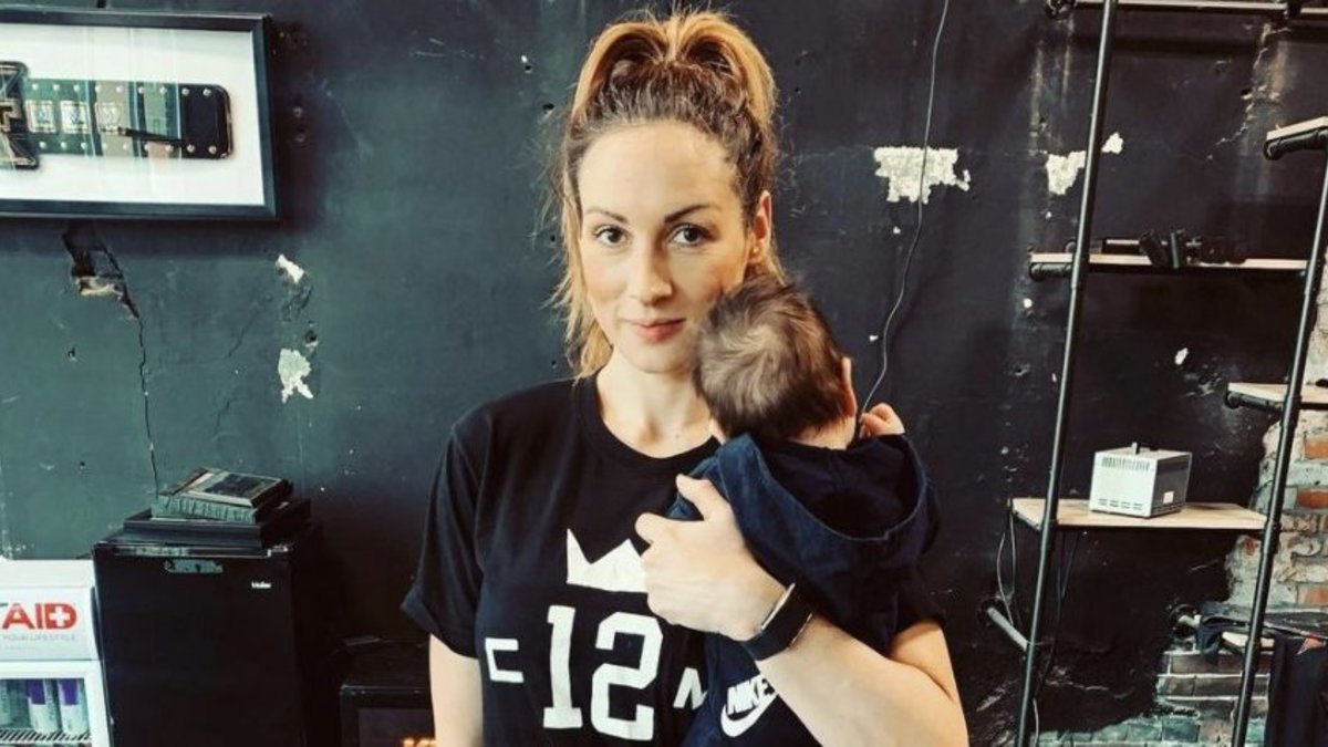 Becky Lynch Shows First Pic Of Baby Roux Whilst Supporting Conor