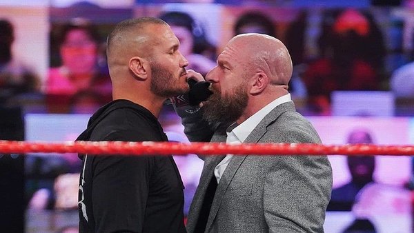 Triple H Returns To The Ring On Wwe Raw Fights Randy Orton