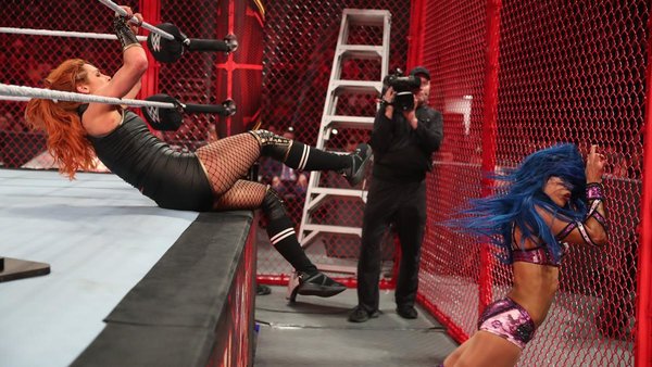 Sasha Banks Becky Lynch WWE Hell In A Cell 2019