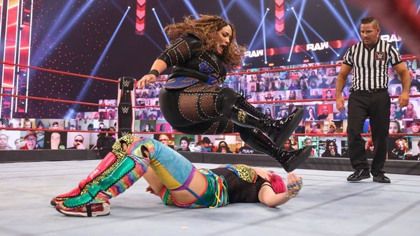 Nia Jax Asuka