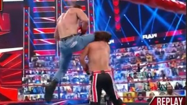 Elias AJ Styles Knee