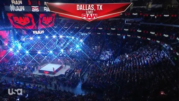 WWE Raw Crowd
