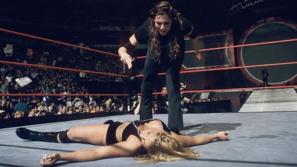 Stephanie McMahon Trish Stratus