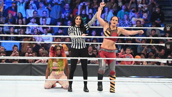 Shayna Baszler Naomi Sonya Deville