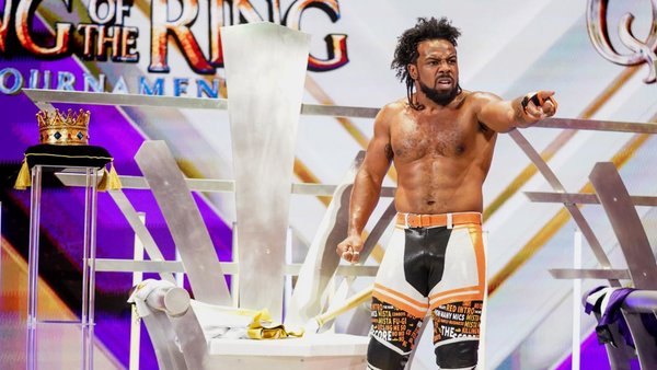 Xavier Woods king of the ring