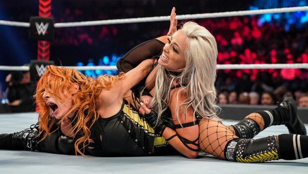 Becky Lynch Liv Morgan