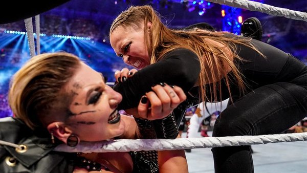Ronda Rousey Rhea Ripley WWE Royal Rumble 2022