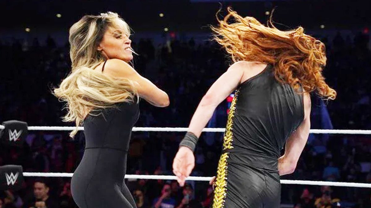 Trish Stratus Slaps Becky Lynch At Last Night's WWE Live Event