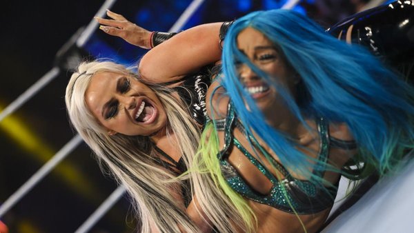 Liv Morgan Sasha Banks