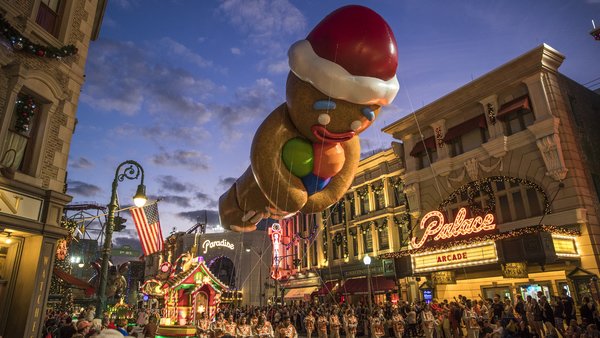 Universal Orlando Resort Holiday Parade