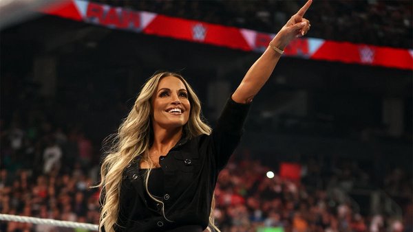 Trish Stratus WWE 2022