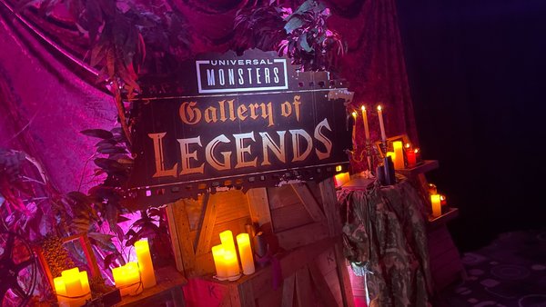 Universal Orlando Resort Halloween Horror Nights HHN Gallery of Legends Cabana Bay