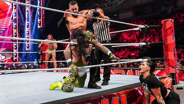 6 Ups & 4 Downs From WWE Raw (Sept 19) – Page 9