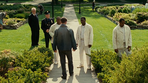 20 Things You Somehow Missed In Shutter Island Page 20   Ea633efde5f93a11 600x338 