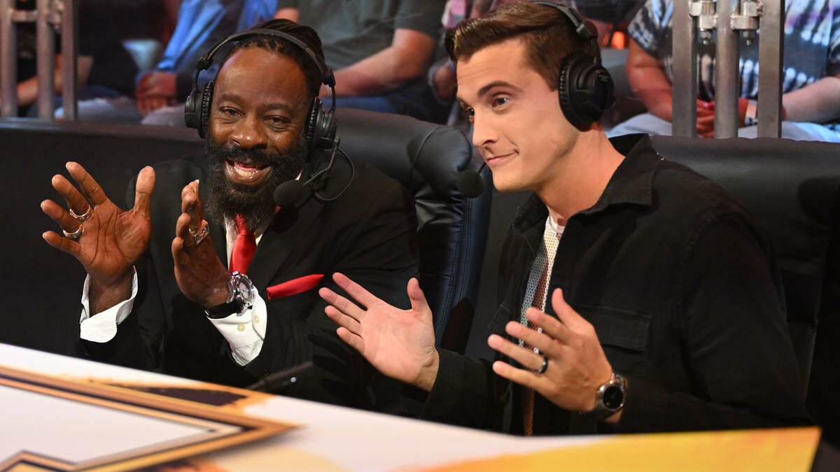 Booker T Caught Ordering Dinner ON COMMENTARY. But What Did He Order?!